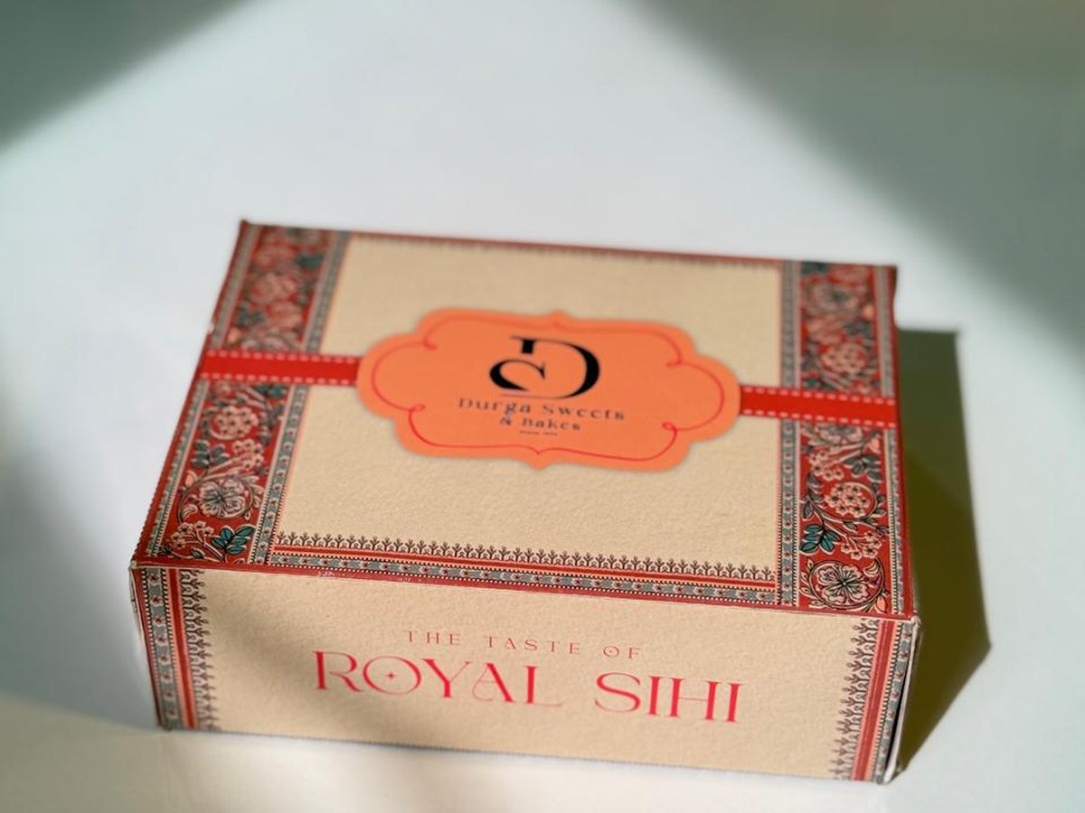 Kraft Royal Sihi hamper box with block-print border